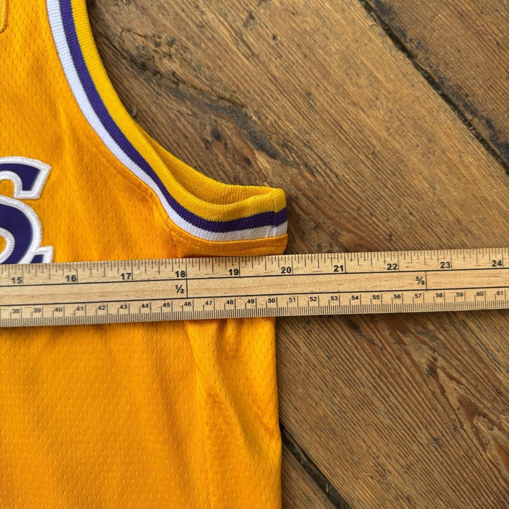 Nike NBA LeBron James Lakers Jersey in Yellow
