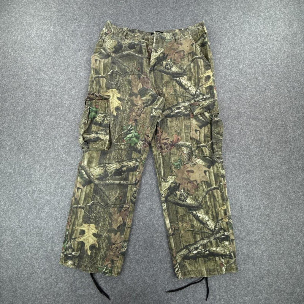 Realtree camo cargo pants with adjustable straps #camo