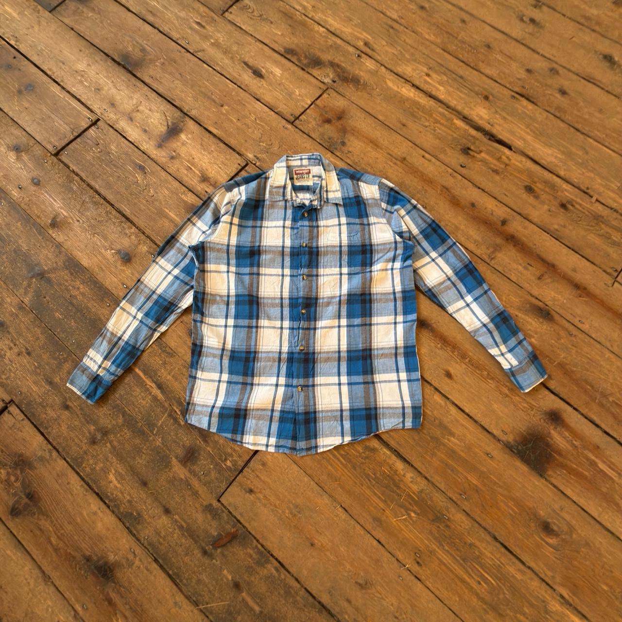 Wrangler Jeans Co. Blue and White Plaid Button-up Shirt Size M