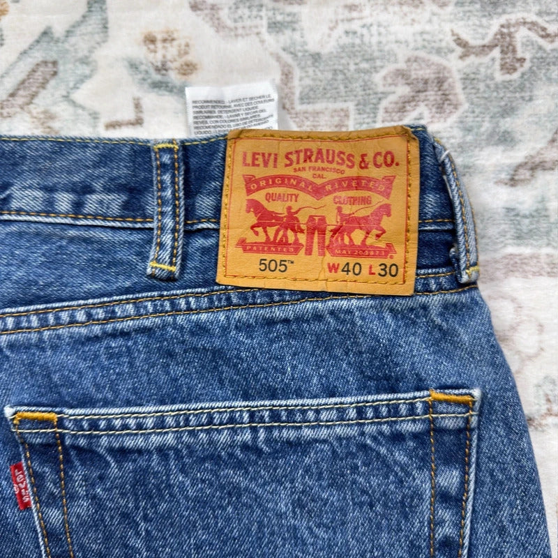 Levi’s 505 Medium Wash Blue Jeans W40 L30