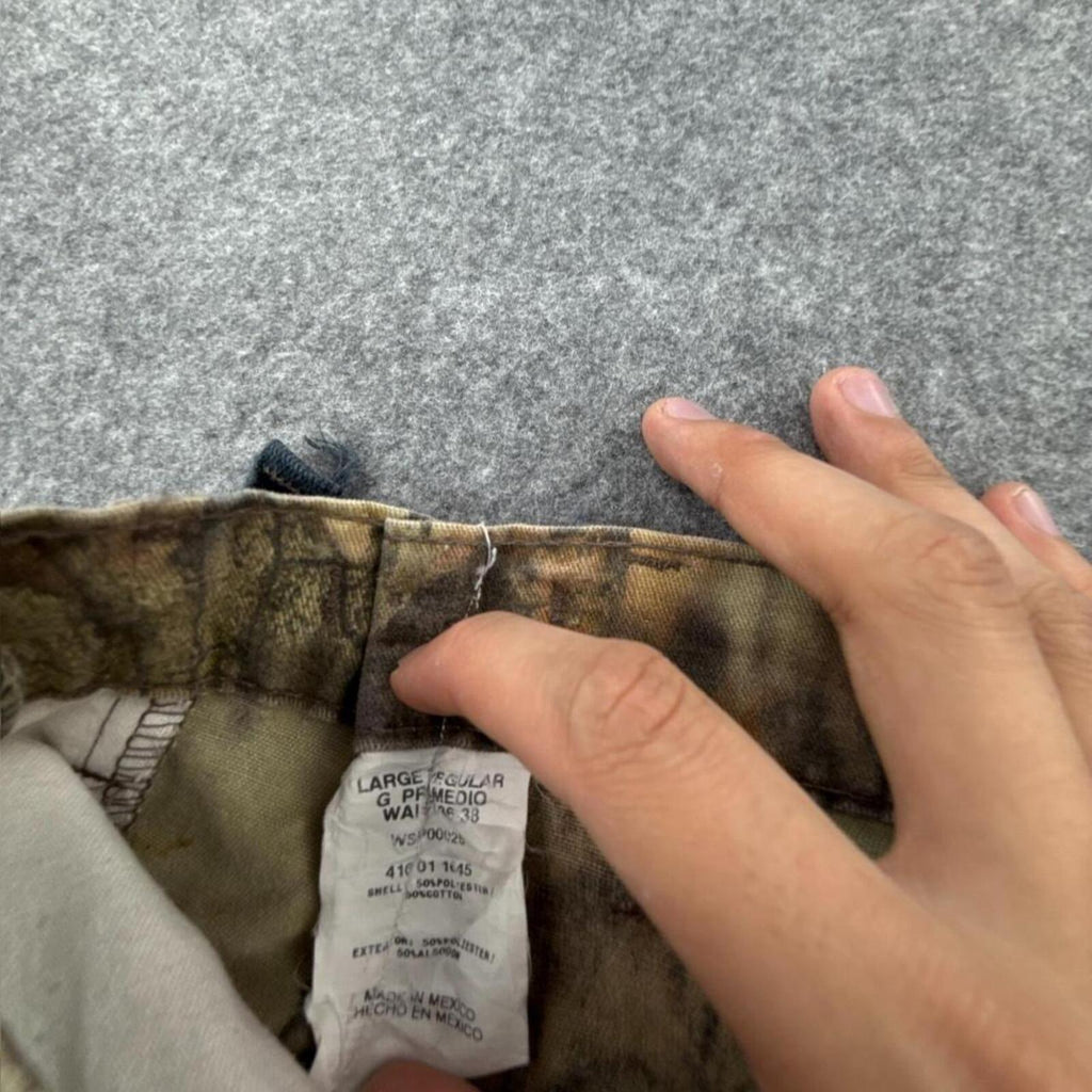 Realtree style camo cargo pants with adjustable drawstrings #camouflage #outdoor