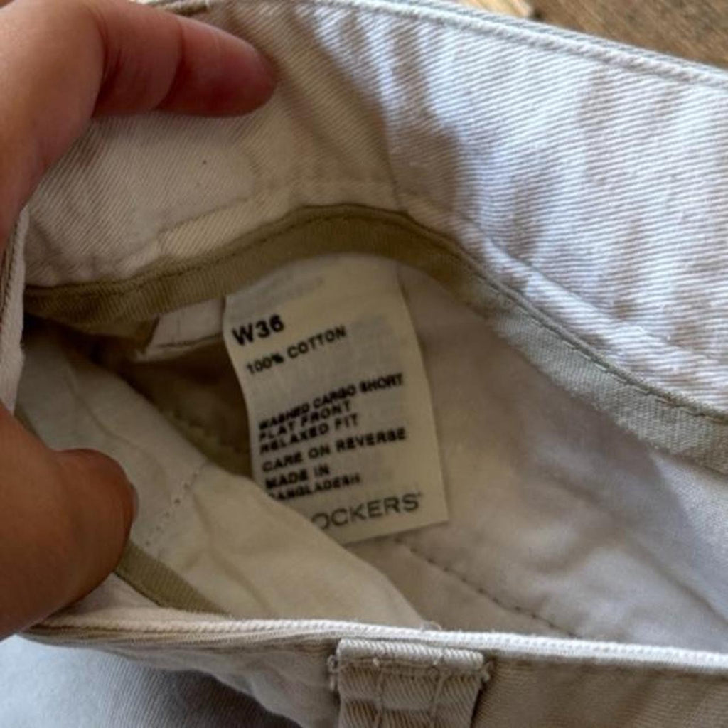 Dockers Relaxed Fit Cargo Shorts in Light Gray W36