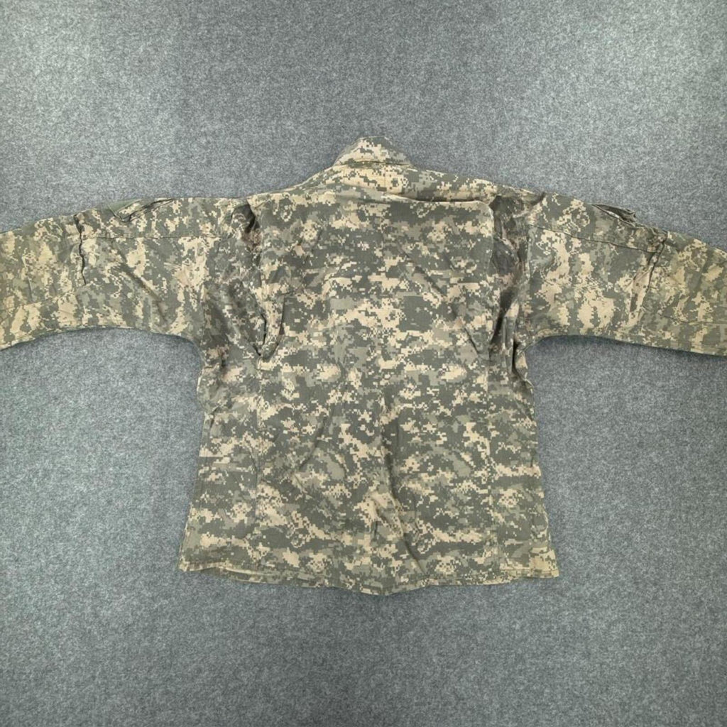 Khaki and green camouflage jacket #camouflage