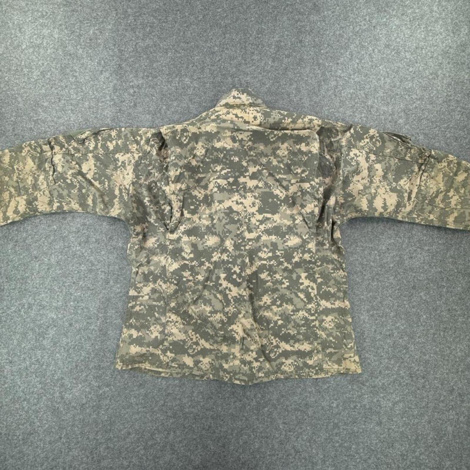 Khaki and green camouflage jacket #camouflage