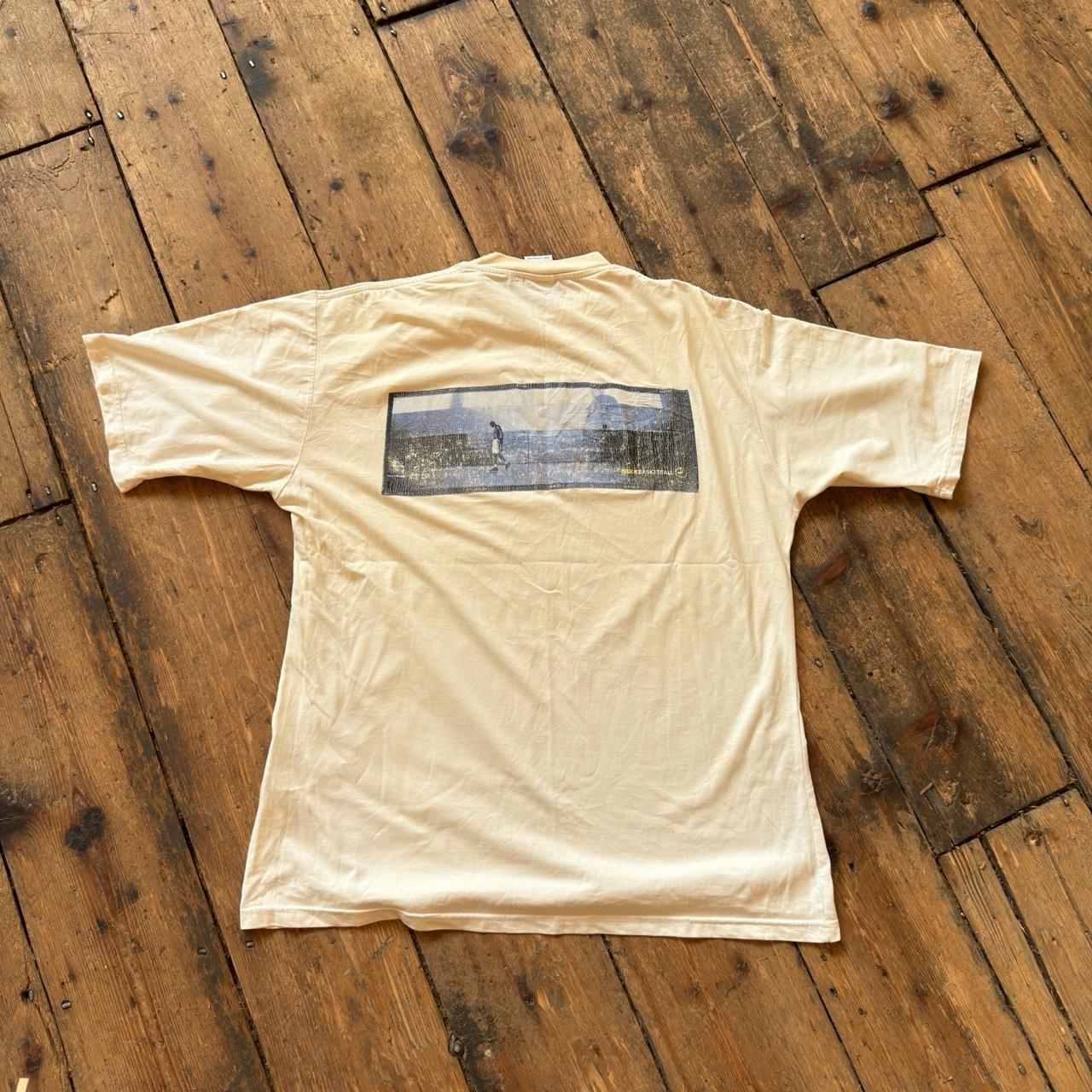 Nike Cream Graphic T-Shirt Size L
