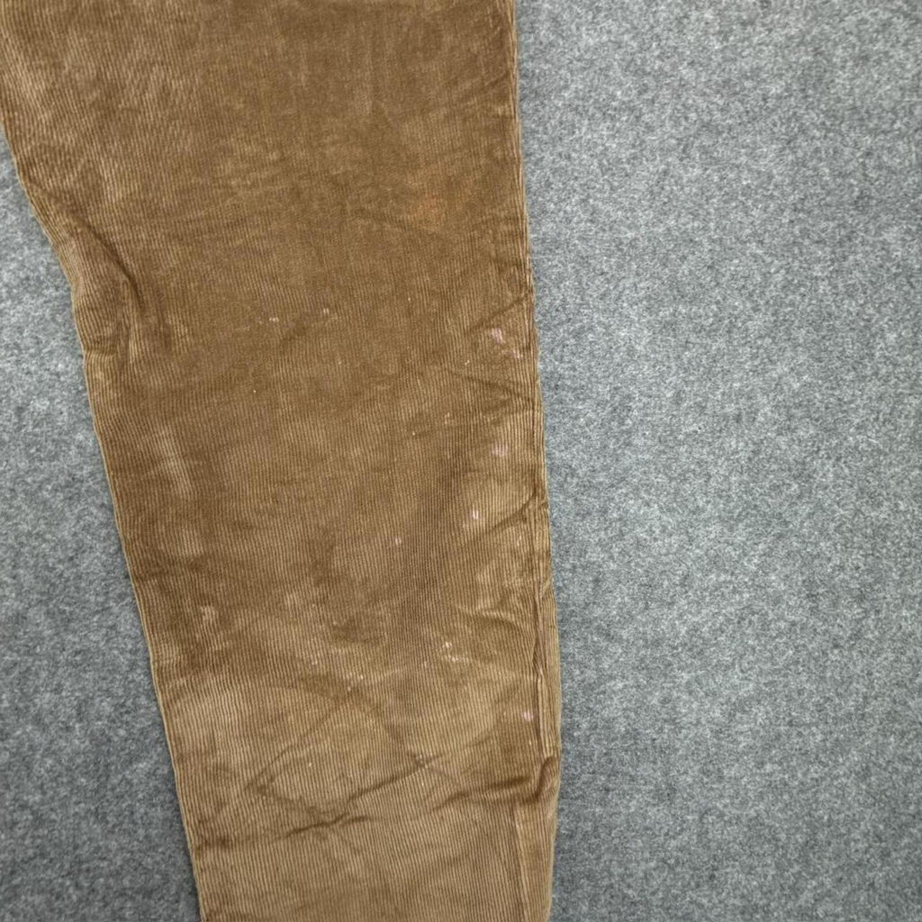 Tan corduroy trousers #corduroytrousers