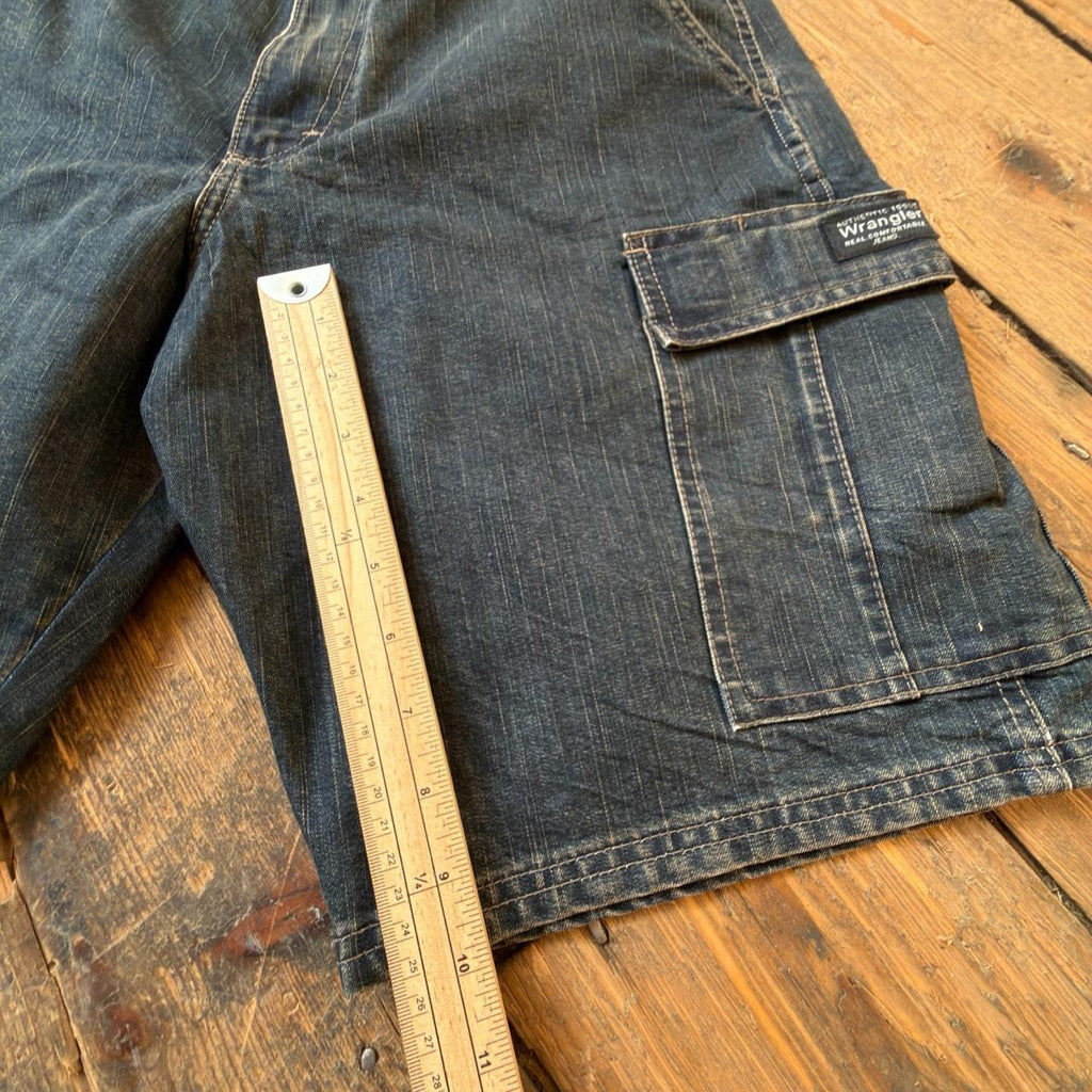 Wrangler Dark Wash Denim Cargo Shorts W30