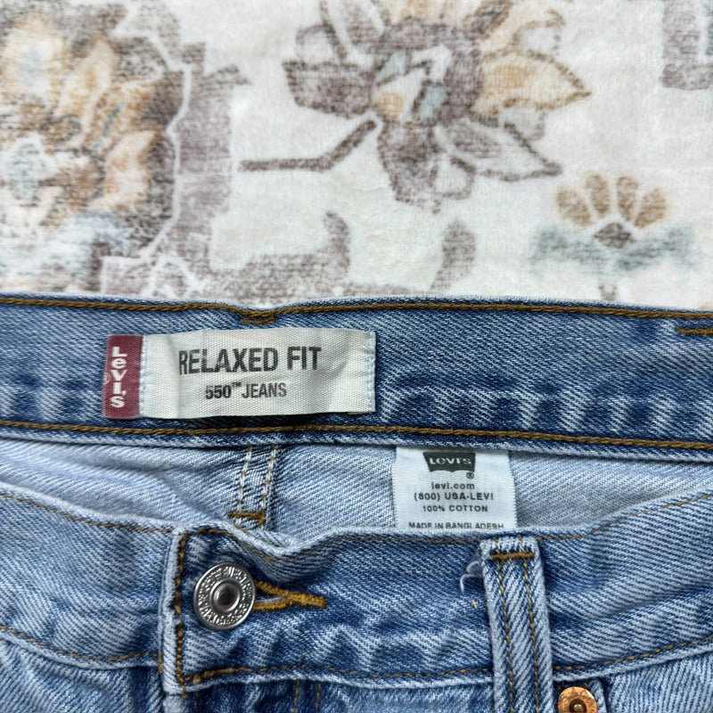 Levi’s 550 Medium Wash Blue Jeans W38 L32