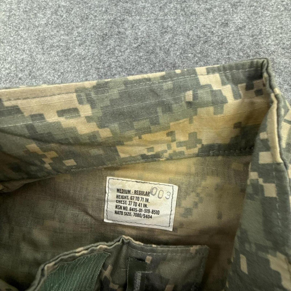 Khaki and green camouflage military jacket #militaryinspired