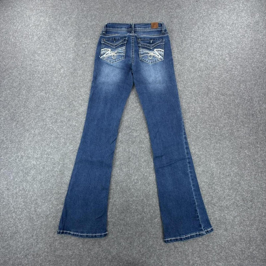 Wallflower Y2K women's low-rise bootcut jeans in medium wash #bootcutjeans