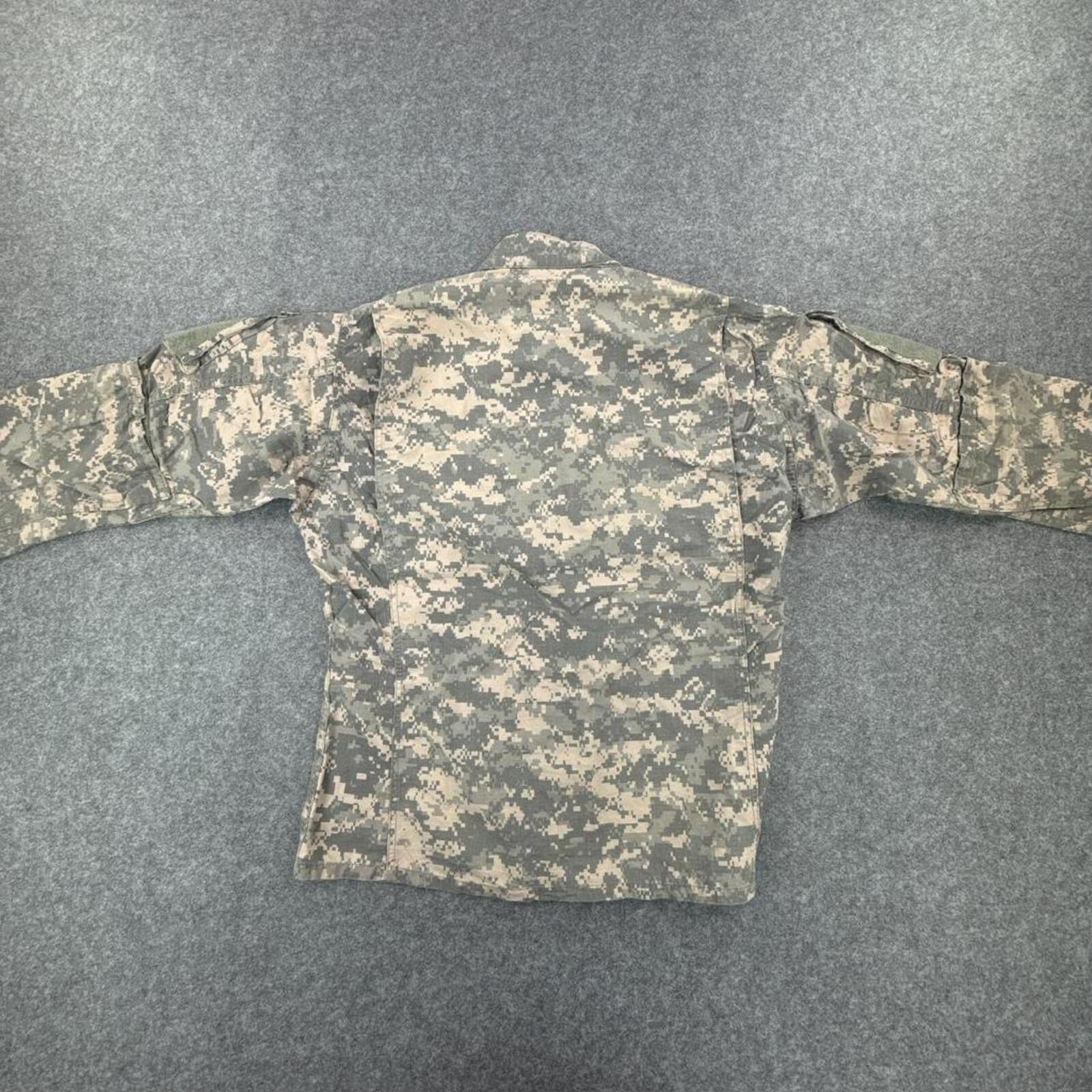 Khaki and green camouflage military jacket #militaryinspired