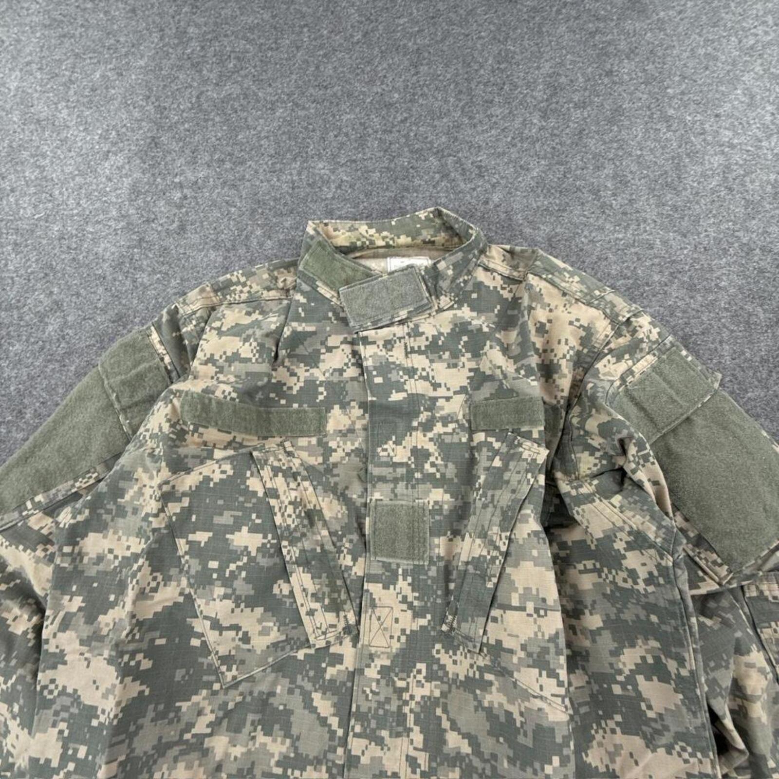 Khaki and green camo military jacket #streetwear #techwear