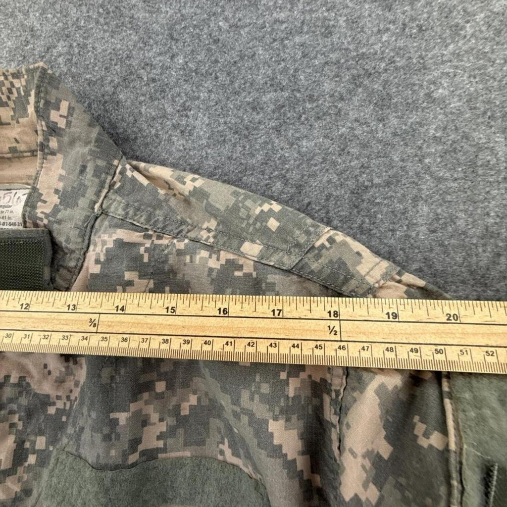 Khaki and green camouflage military jacket #militaryinspired