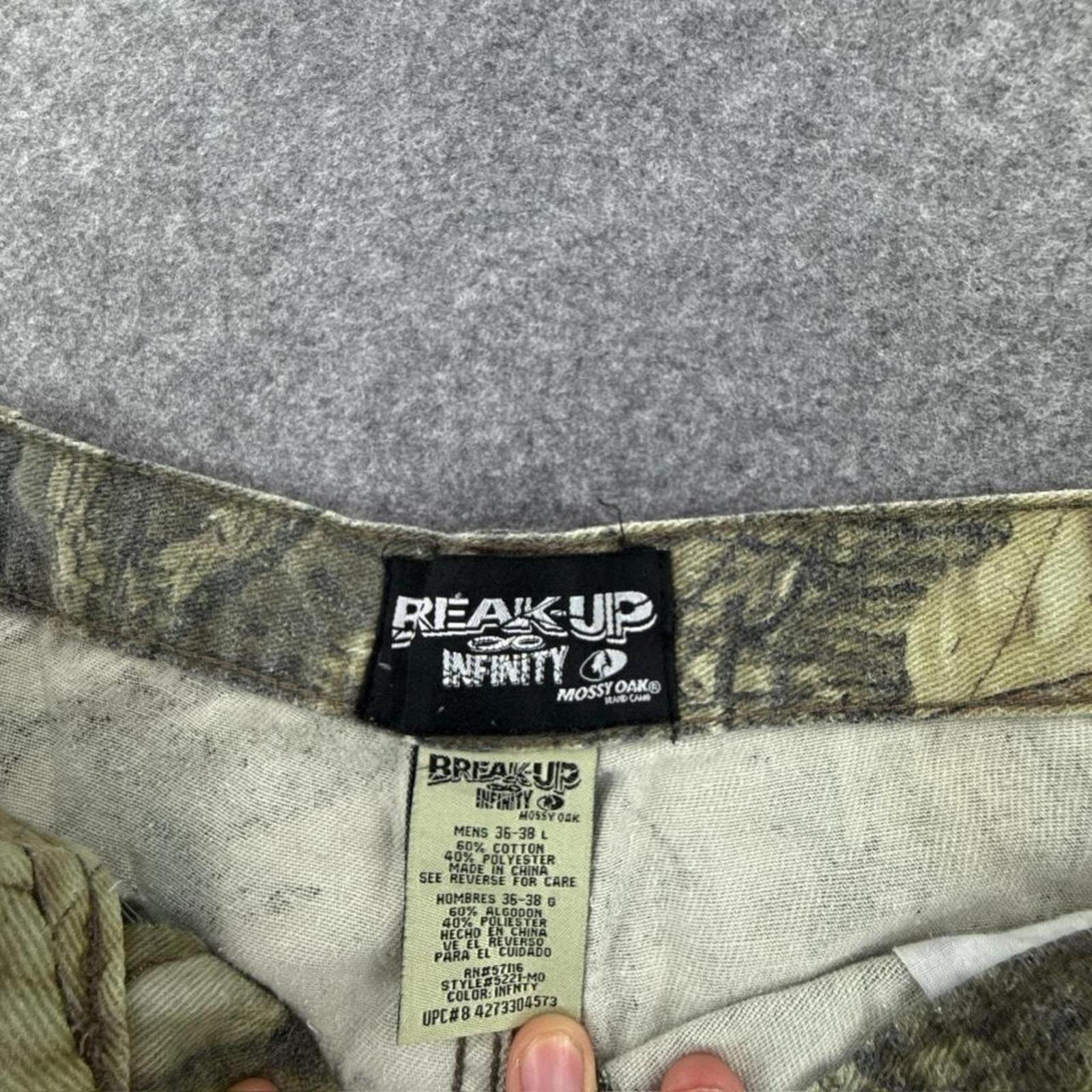 Realtree camo cargo pants with adjustable straps #camo