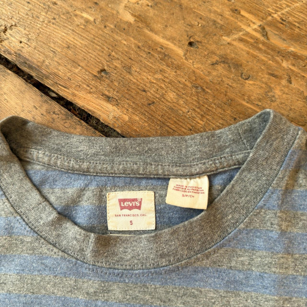 Levi's Vintage Blue and Gray Striped T-Shit Size S