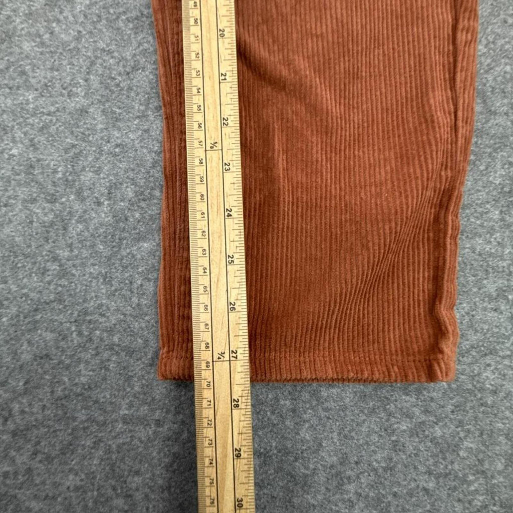 Brown corduroy straight leg trousers #corduroytrousers