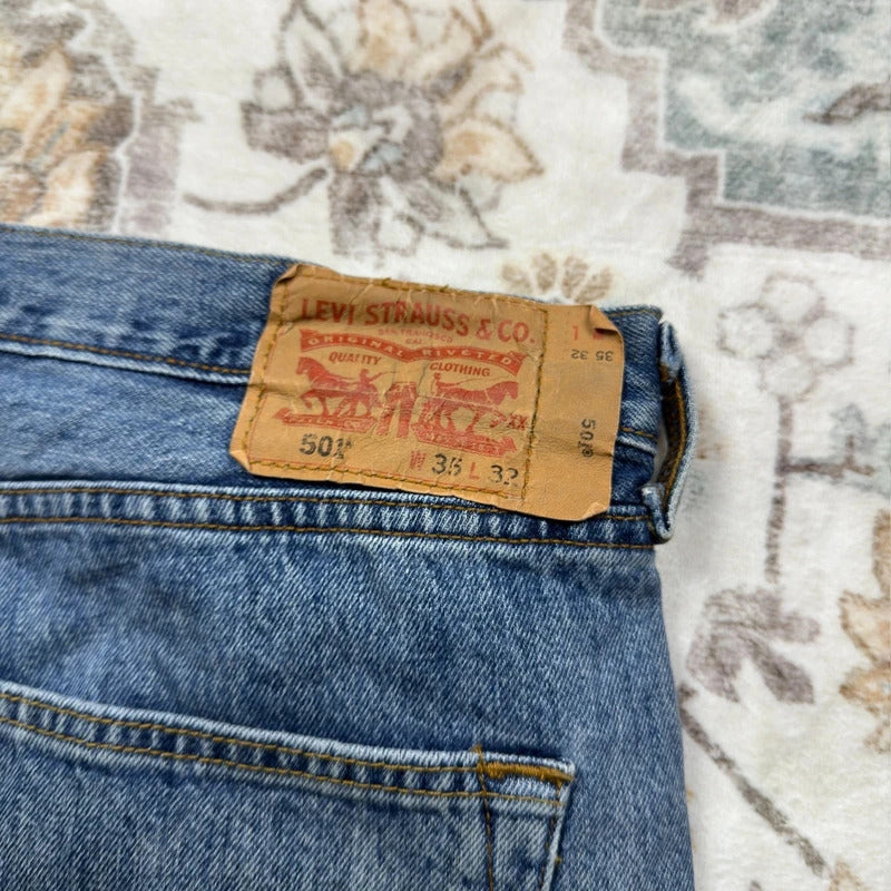 Levi’s 501 Medium Wash Jeans W35 L32