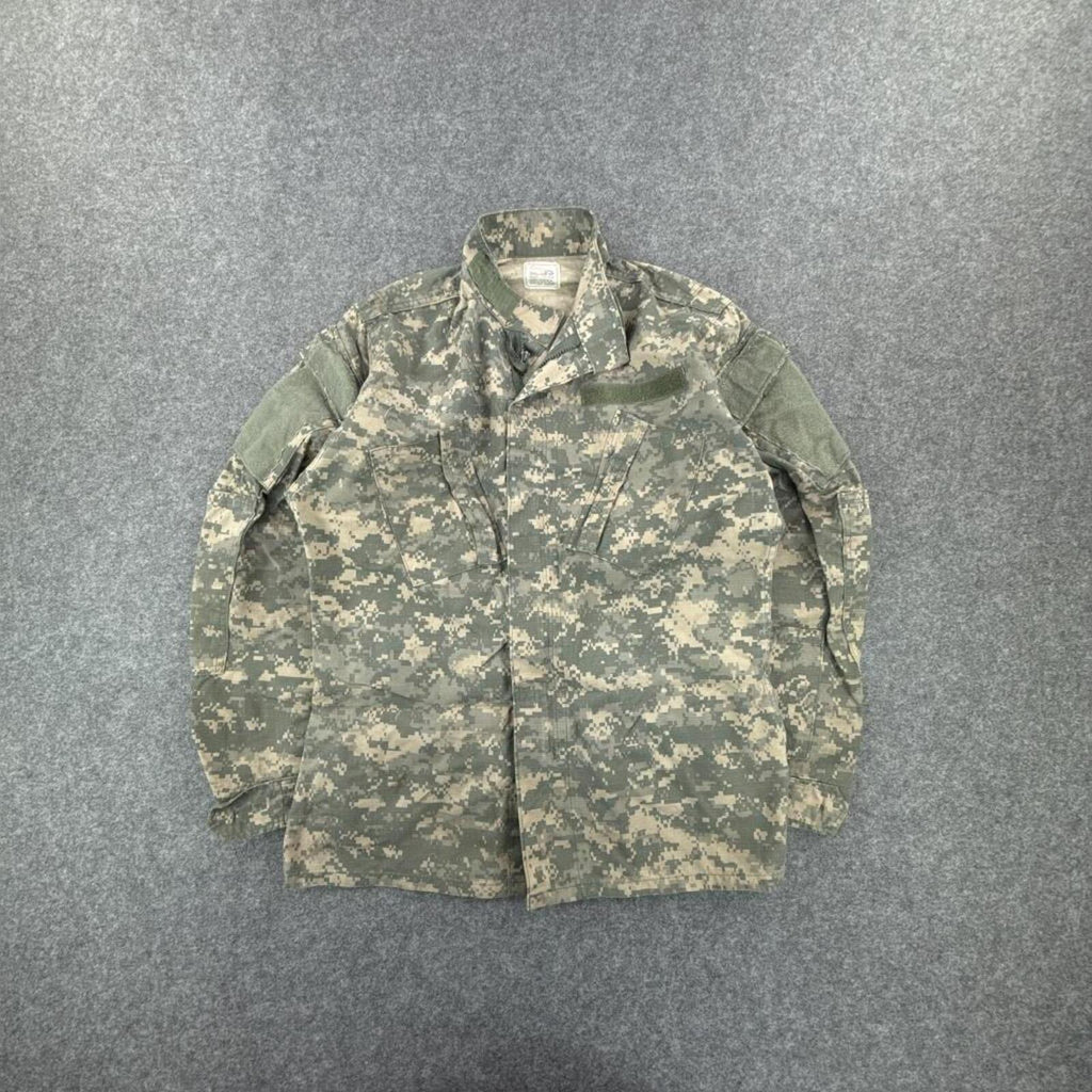 Khaki & green camo jacket with a relaxed fit #camofashion