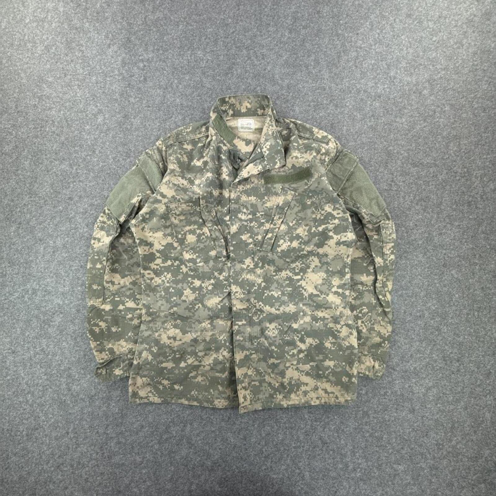 Khaki & green camo jacket with a relaxed fit #camofashion