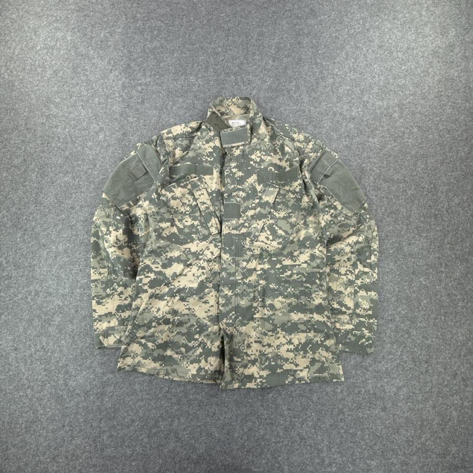 Khaki and green camo jacket with multiple pockets #camouflage