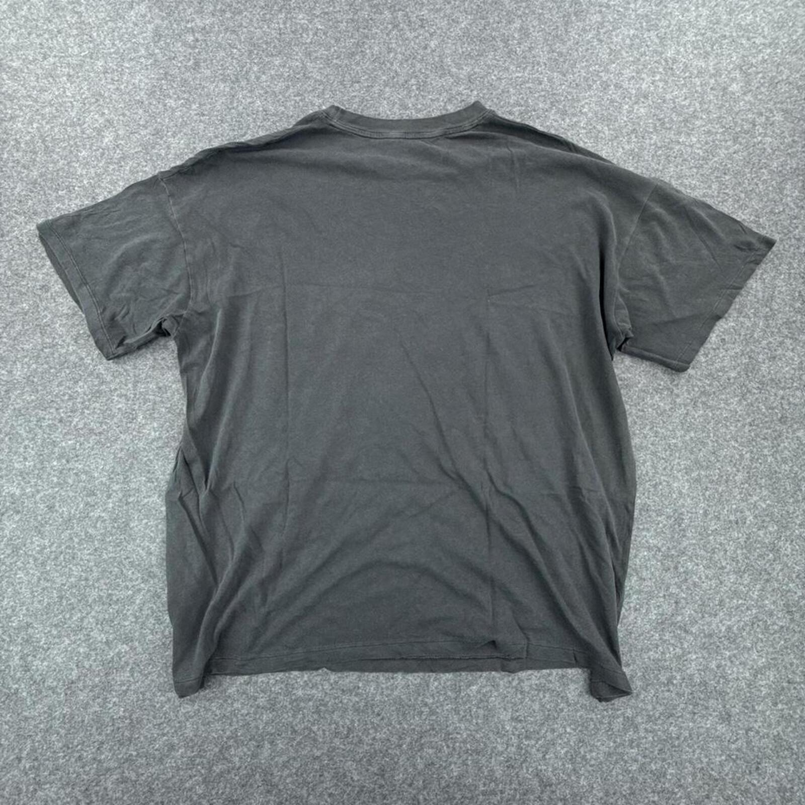Grey American Eagle Outfitters vintage car tee