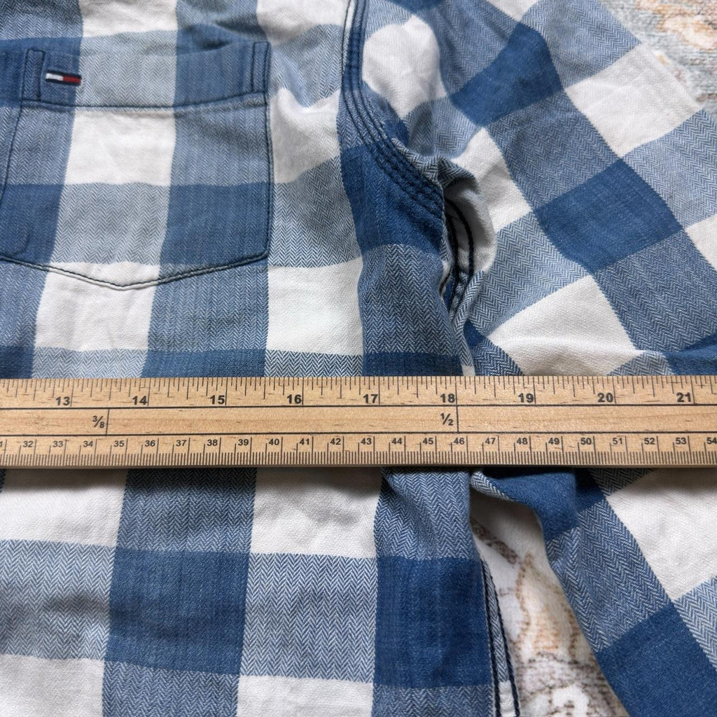 Tommy Hilfiger Plaid Long-sleeved Button-up Shirt in Blue and White Size M