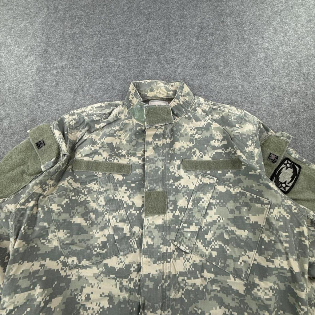 Army camo jacket with patches #militaryinspired