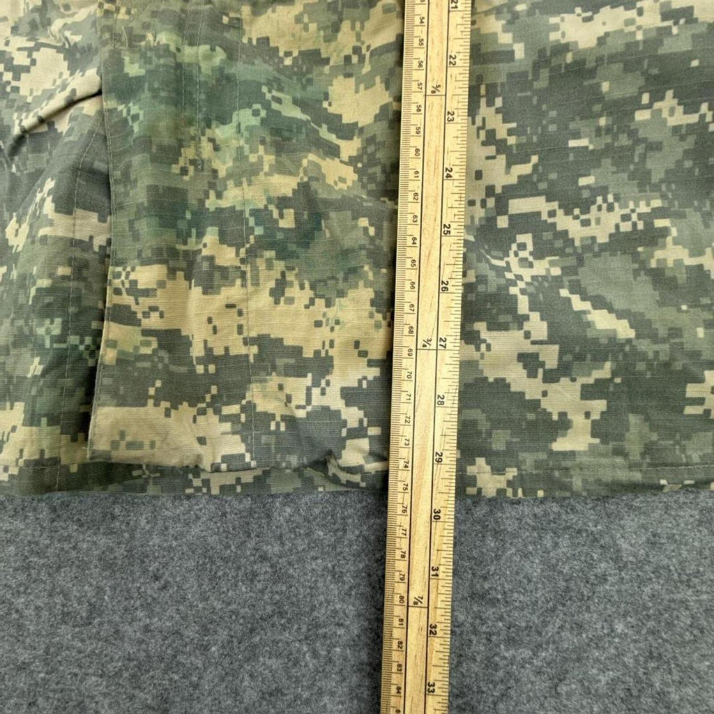 Khaki and green military jacket #militaryinspired