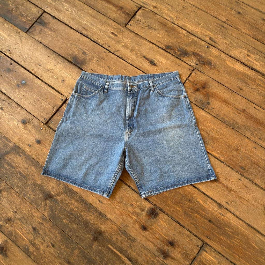Wrangler Medium Wash Denim Shorts W40