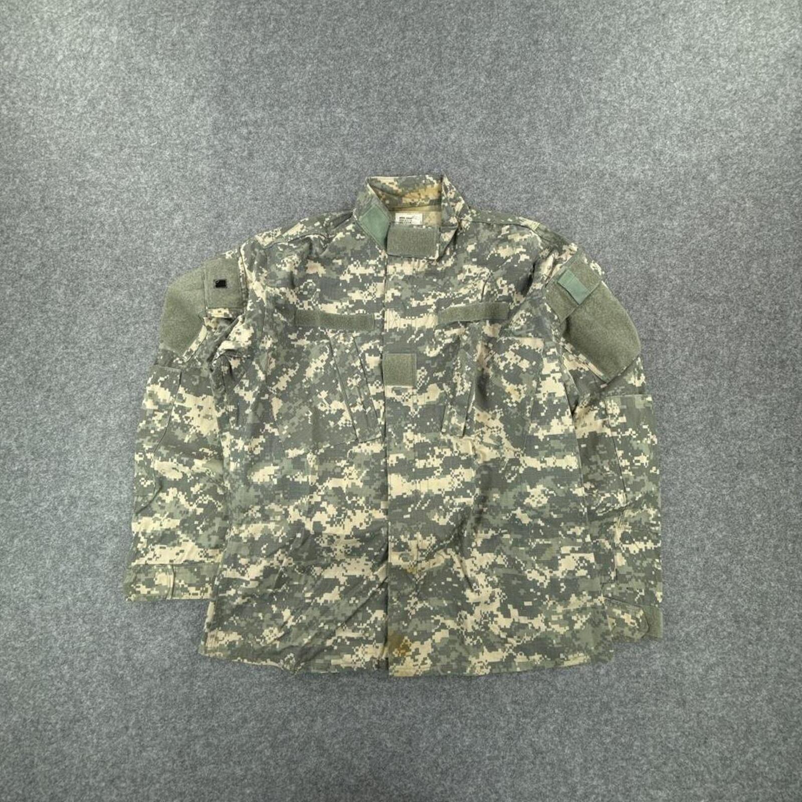 Khaki and green camouflage military jacket #militaryinspired