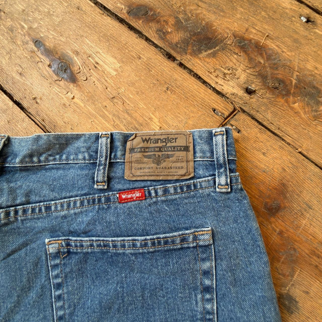 Wrangler Medium Wash Jorts W41