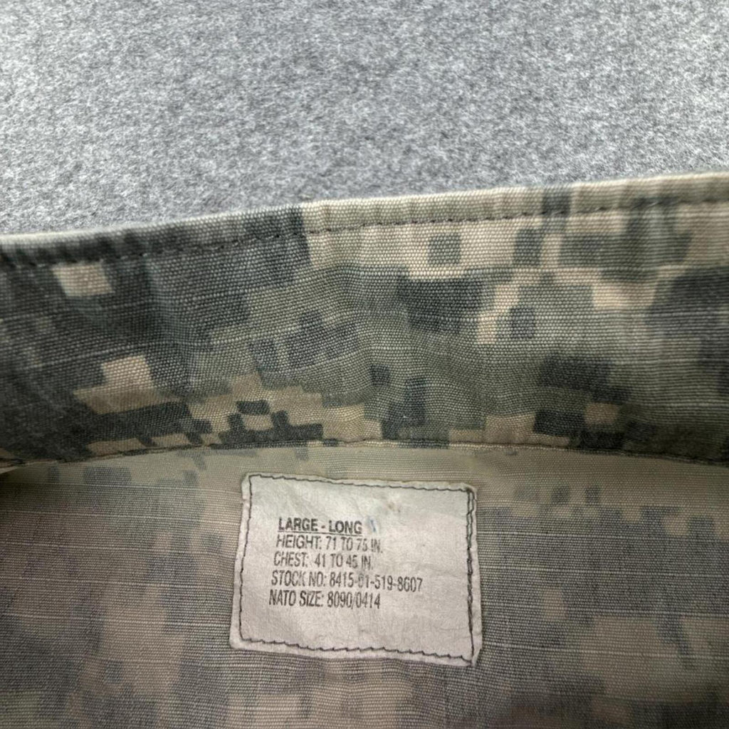 Khaki and green camo army jacket #camouflage