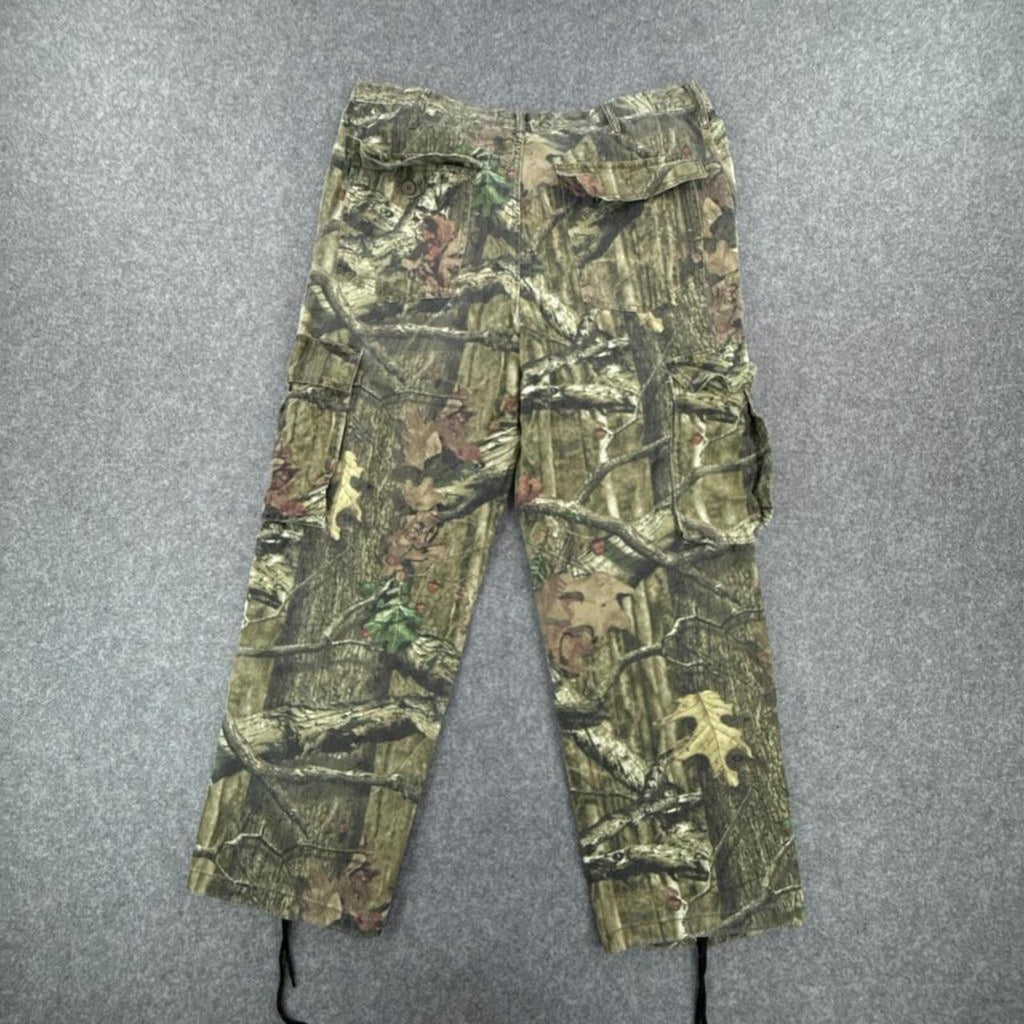 Realtree camo cargo pants with adjustable straps #camo