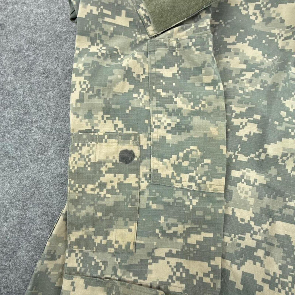 Khaki and green camo military jacket #streetwear