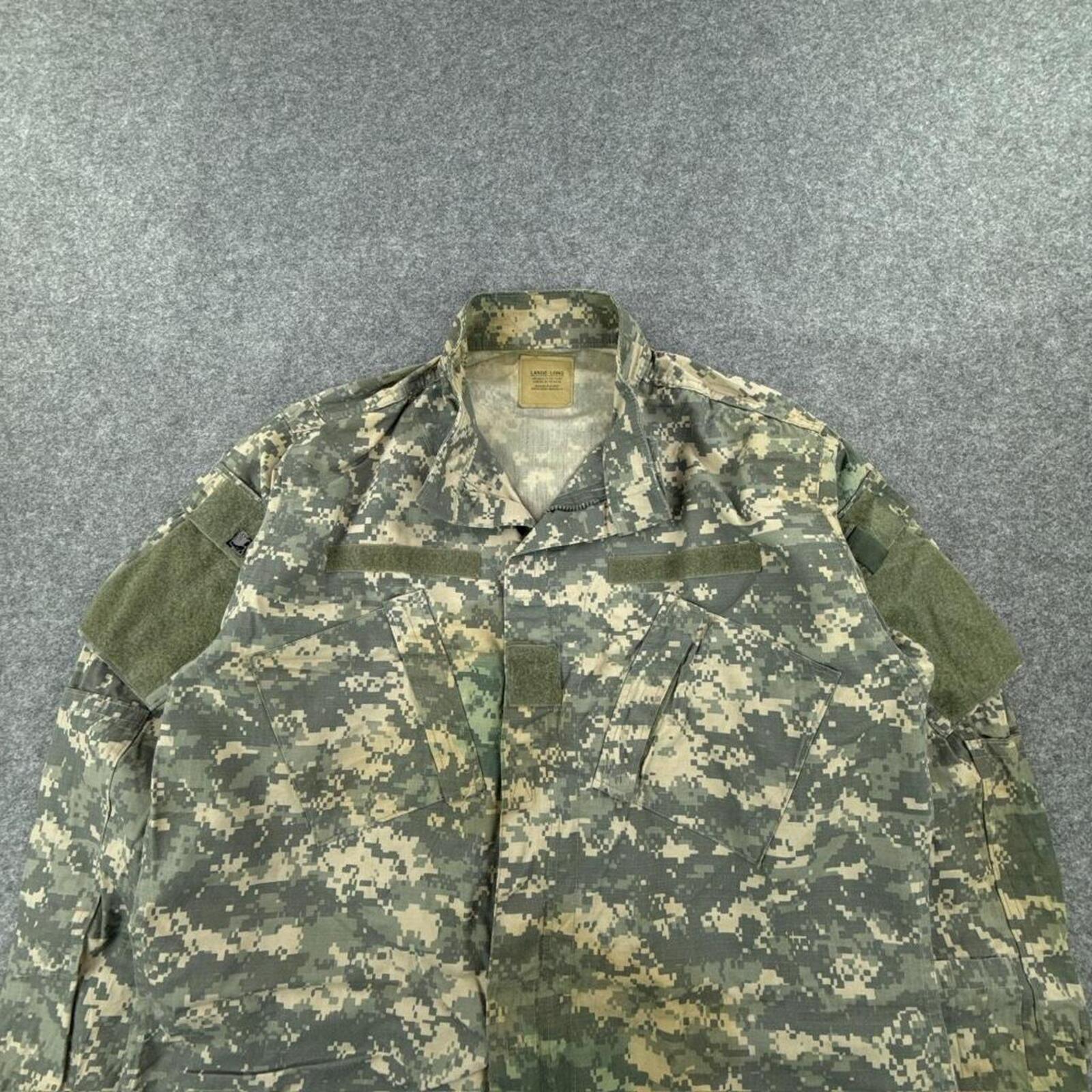 Khaki and green military jacket #militaryinspired