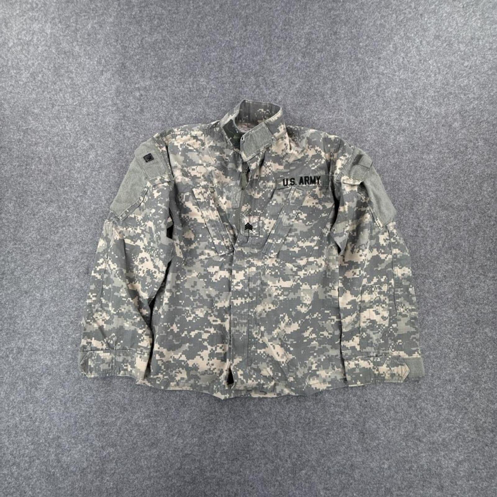 US Army camouflage shirt with 2 chest pockets and 2 sleeve pockets