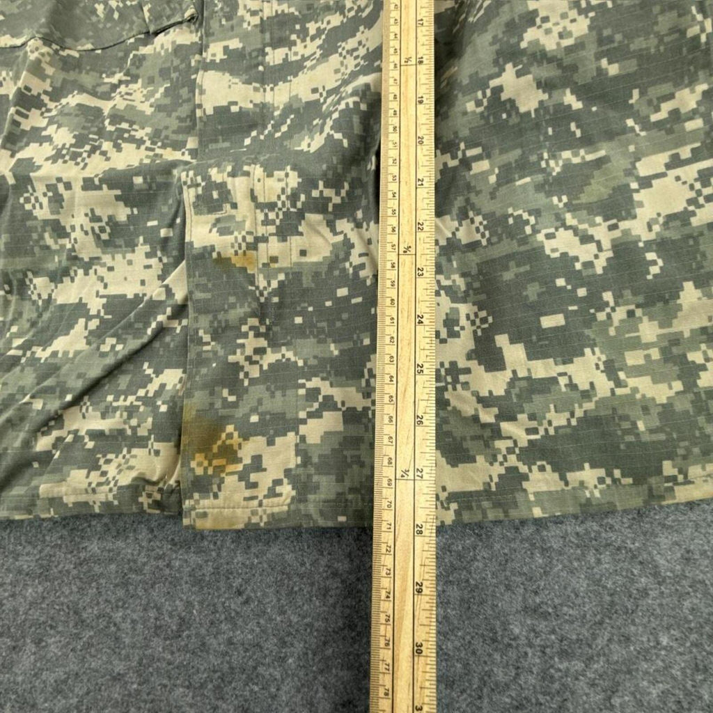 Khaki and green camouflage military jacket #militaryinspired