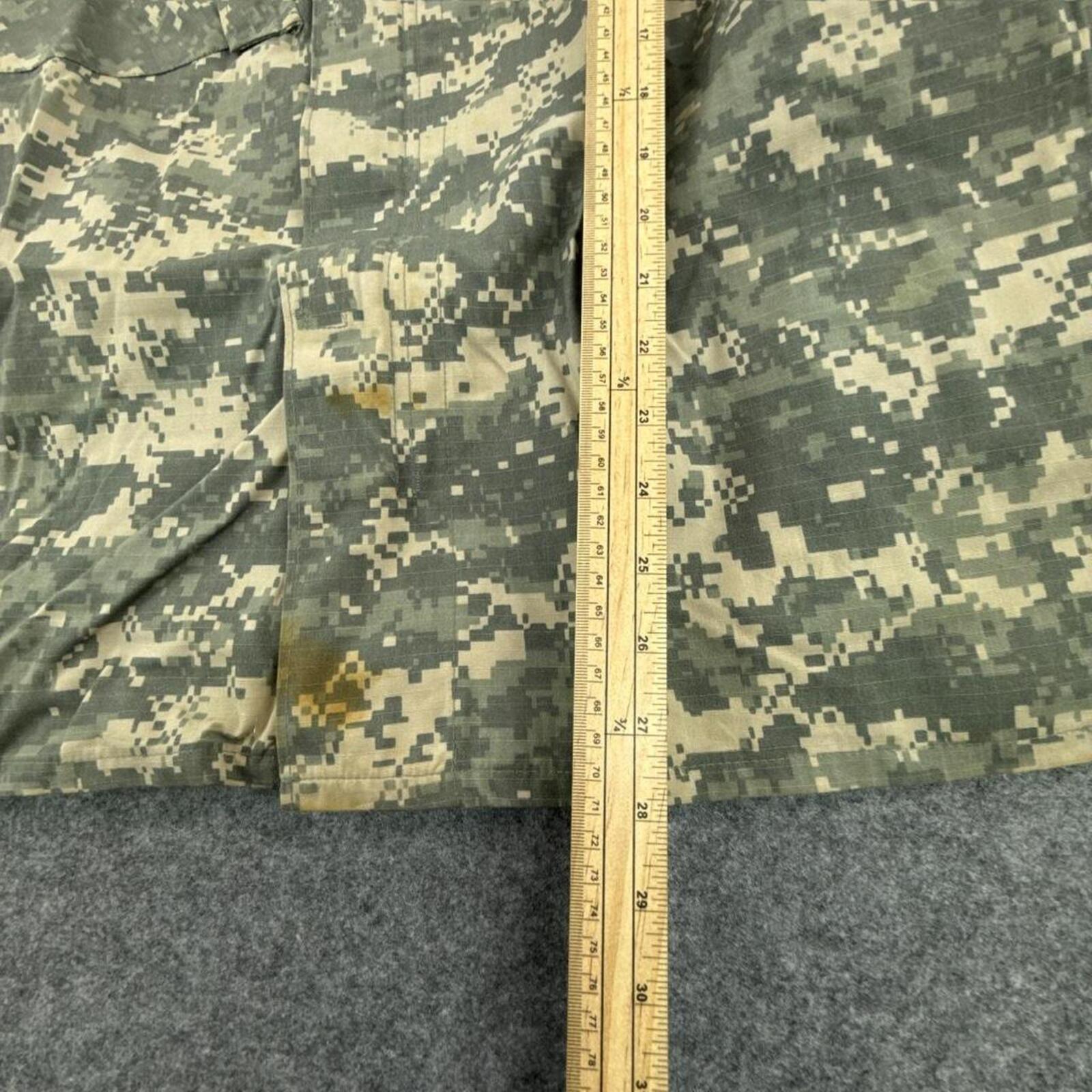 Khaki and green camouflage military jacket #militaryinspired