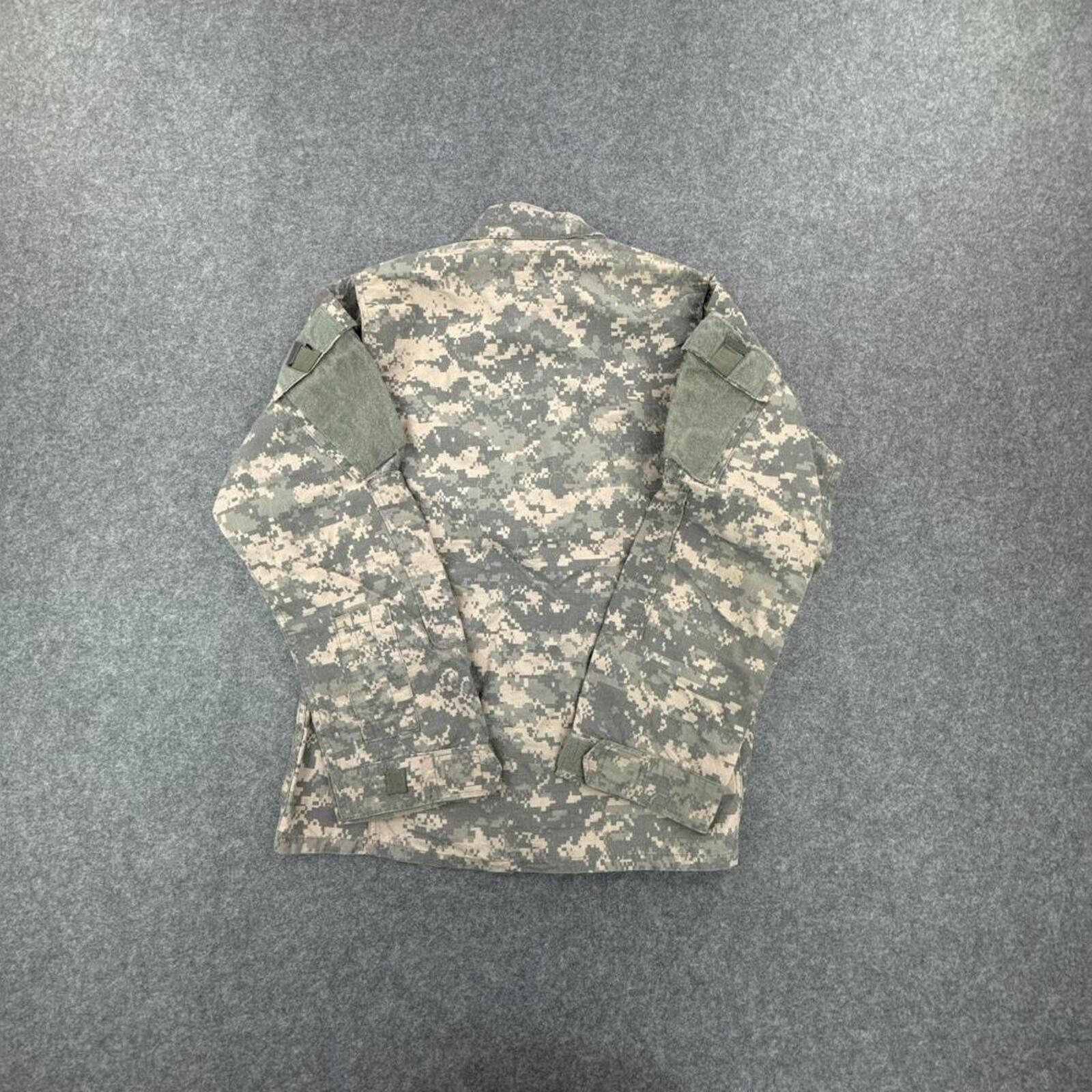 Khaki and green camouflage military jacket #militaryinspired