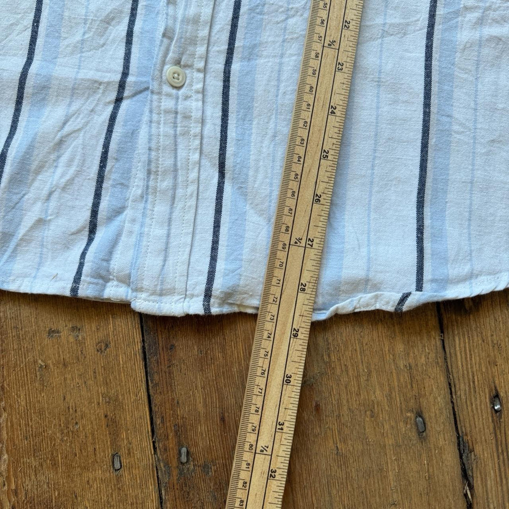 Levi's Standard Fit White and Blue Striped Button-up Short-sleeved Shirt Size L