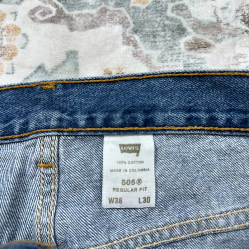 Levi’s 505 Regular Fit Medium Wash Jeans W38 L30