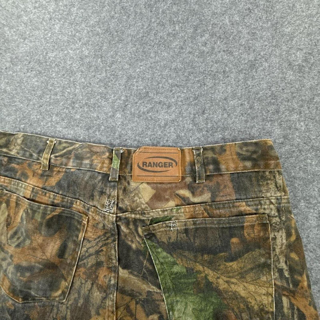 Realtree style camo pants #camo