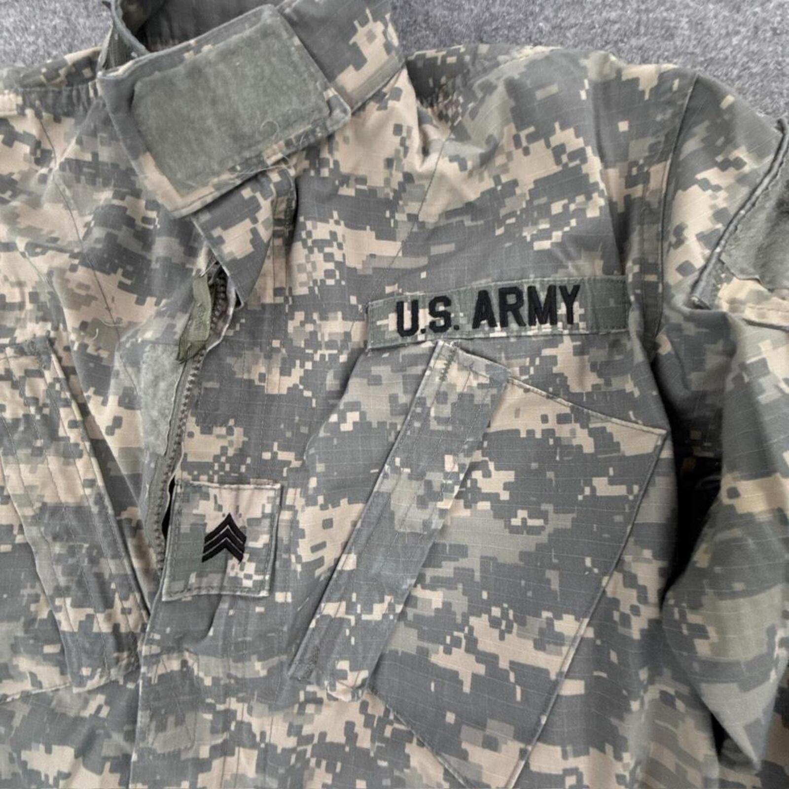 US Army camouflage shirt with 2 chest pockets and 2 sleeve pockets