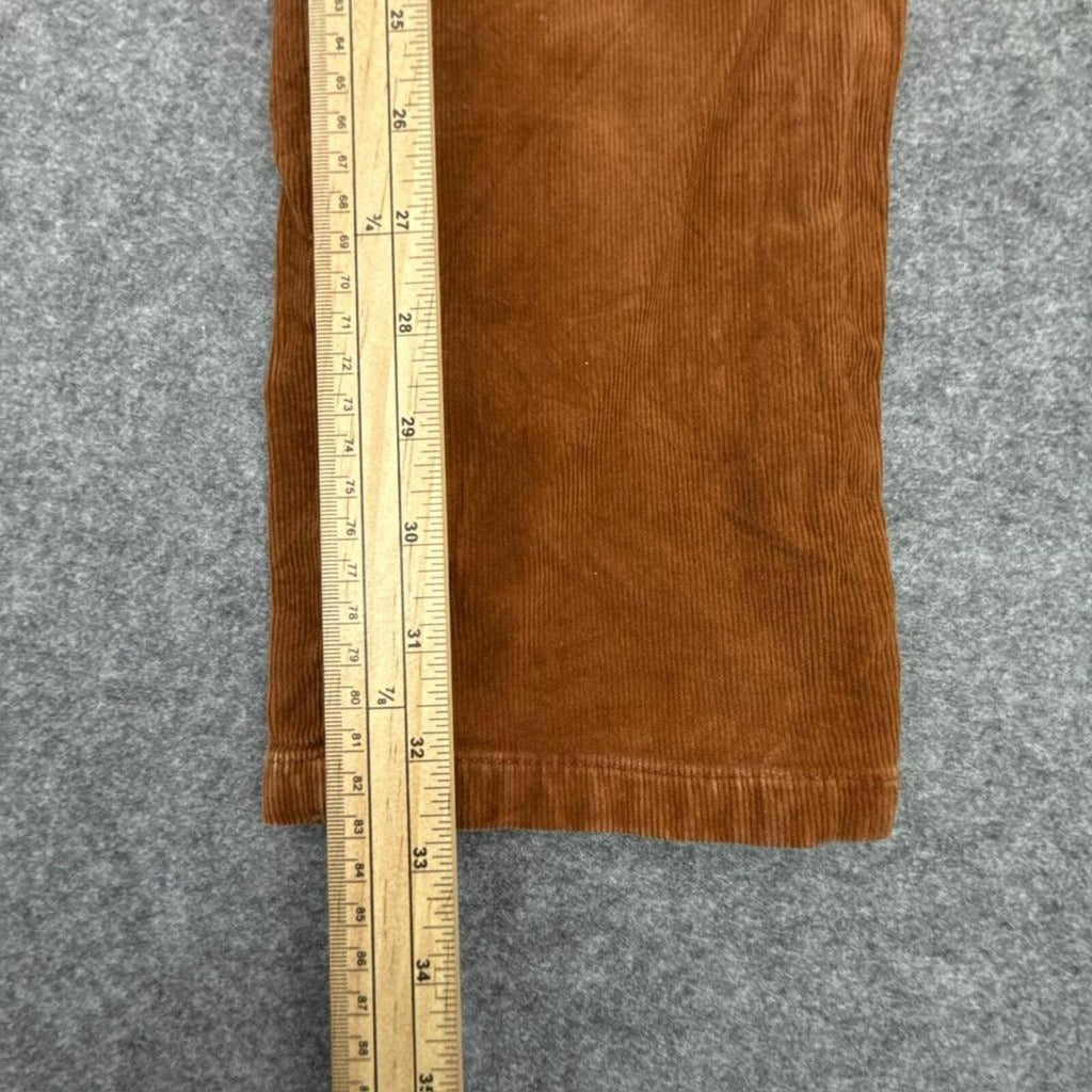 Brown corduroy trousers #corduroytrousers