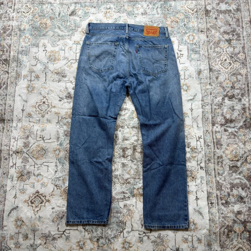 Levi’s 505 Medium Wash Blue Jeans W34 L30