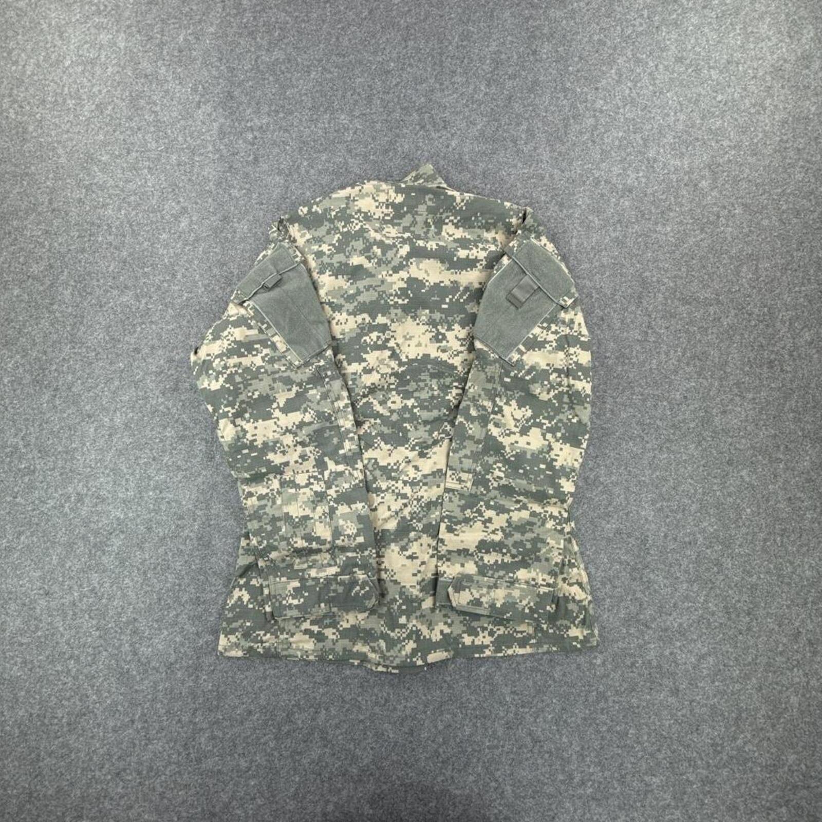 Khaki and green camo jacket with multiple pockets #camouflage