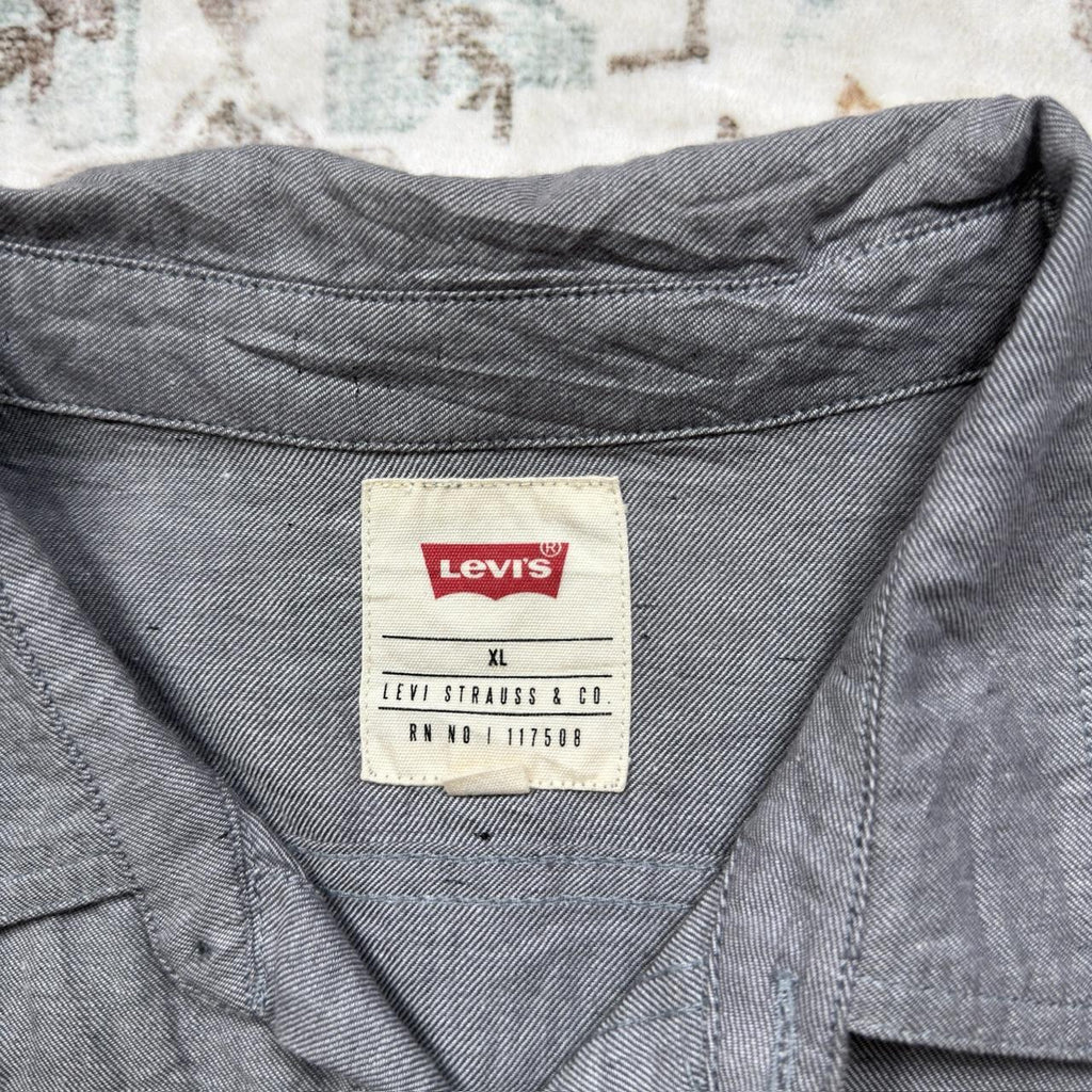 Levi's Gray Button-up Long-sleeved Shirt Size XL