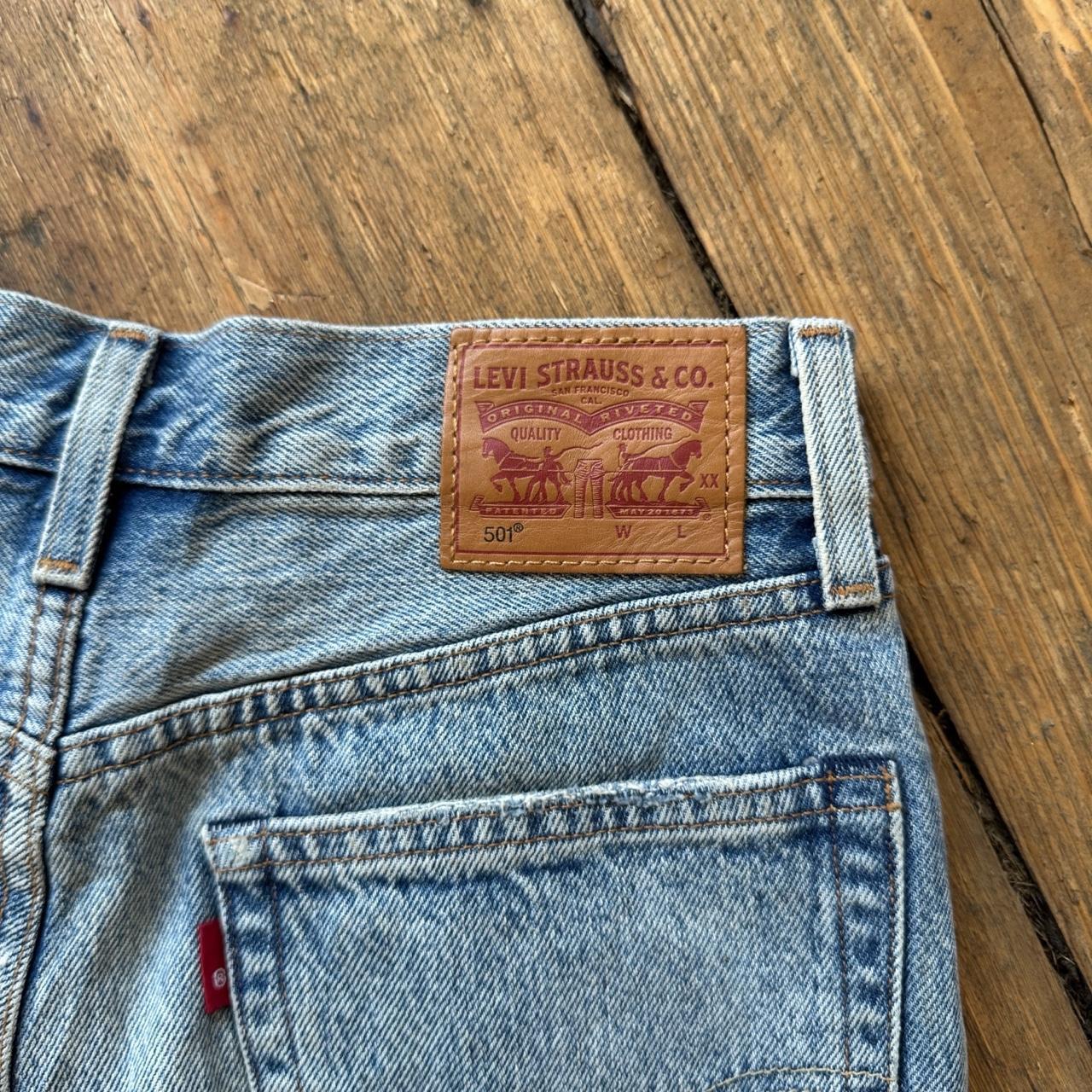 Levi’s 501 Women’s Denim Booty Shorts Palm Tree Embroidery W26