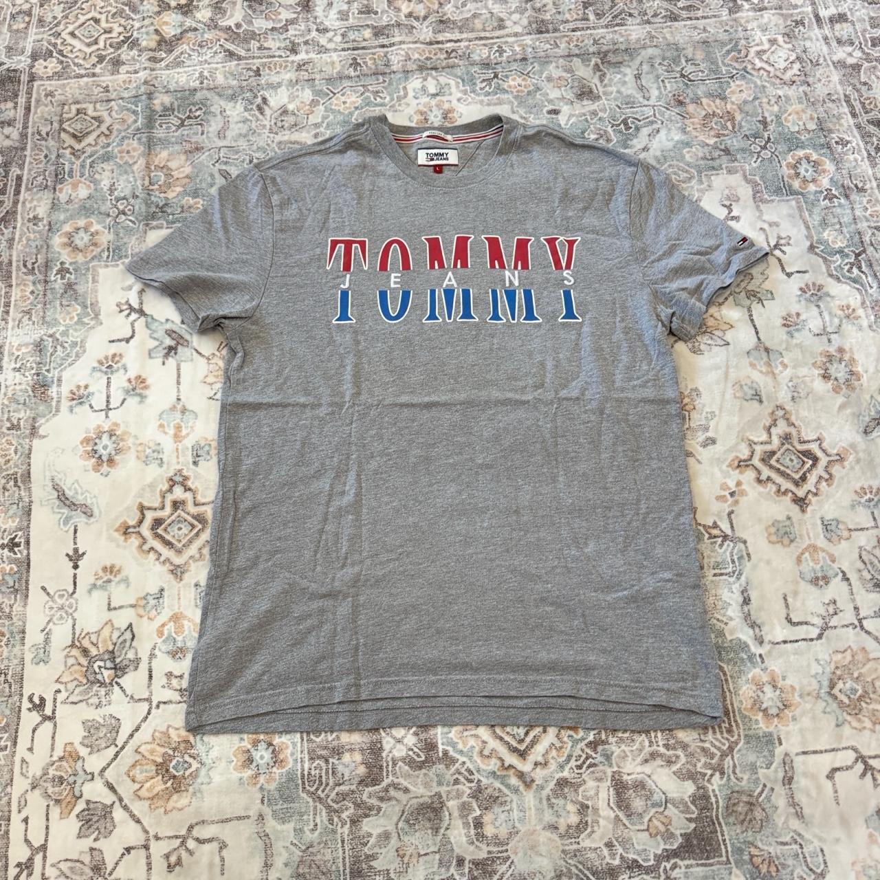 Tommy Hilfiger Gray T-Shirt Size L