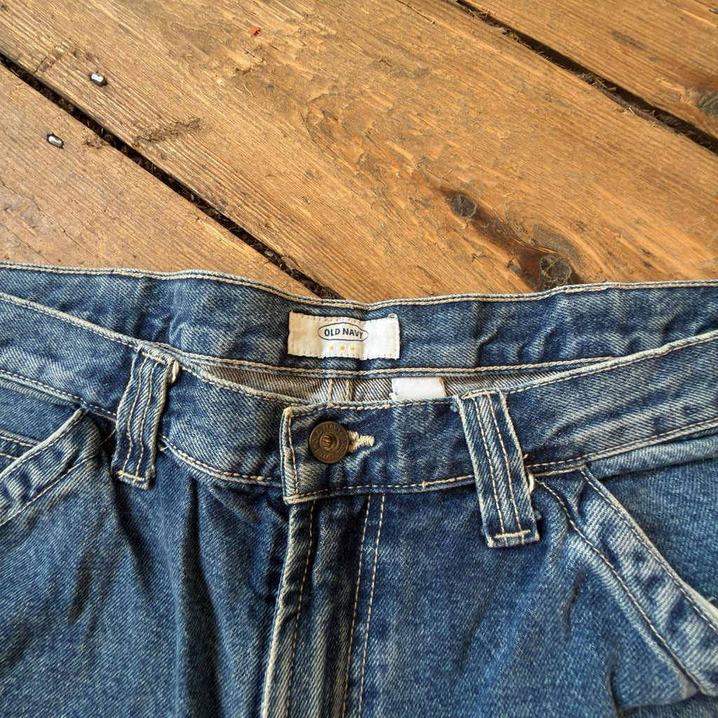 Old Navy 90s Style Medium Wash Denim Carpenter Shorts W36
